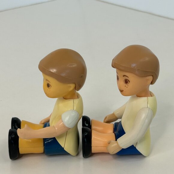 Little Tikes Place Miniatures Wheelchair and Two Friend Figures Set 1993 USA - Picture 11 of 16
